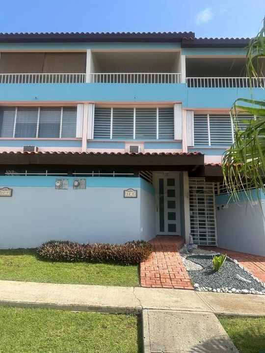 Vendido Recientemente: $165,000 (3 camas, 2 baños, 1465 Pies cuadrados)