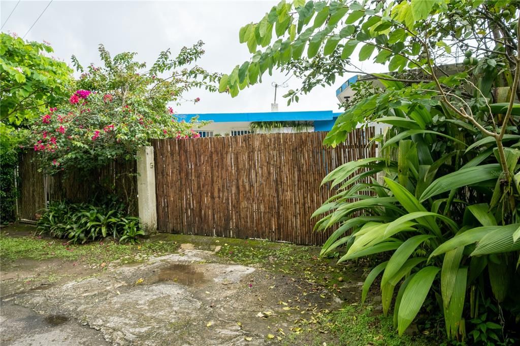 Vendido Recientemente: $245,000 (2 camas, 2 baños, 700 Pies cuadrados)