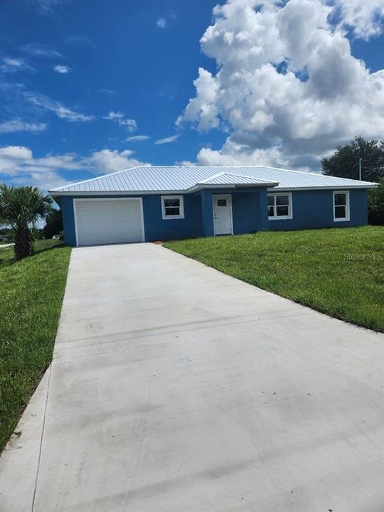 For Sale: $333,300 (3 beds, 2 baths, 1403 Square Feet)