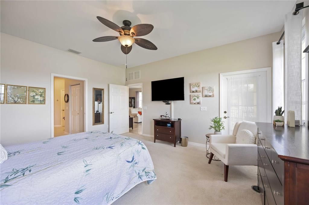 Active With Contract: $425,000 (3 beds, 3 baths, 2572 Square Feet)