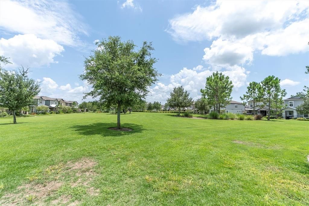 Active With Contract: $594,000 (3 beds, 2 baths, 2470 Square Feet)