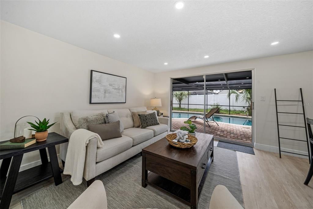 Active With Contract: $339,000 (3 beds, 2 baths, 1442 Square Feet)