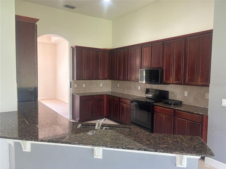 For Rent: $2,600 (4 beds, 3 baths, 2636 Square Feet)