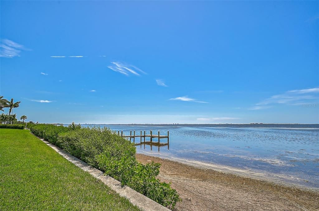 For Sale: $799,500 (3 beds, 3 baths, 1945 Square Feet)