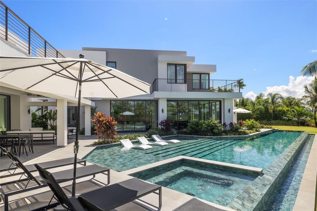 For Sale: $16,995,000 (5 beds, 7 baths, 7800 Square Feet)