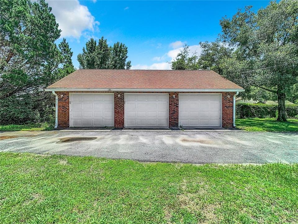 For Sale: $550,000 (3 beds, 2 baths, 2756 Square Feet)