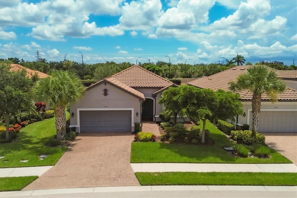 For Sale: $1,090,000 (3 beds, 3 baths, 2366 Square Feet)