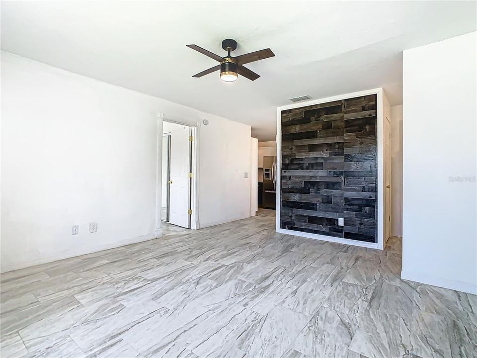 Active With Contract: $370,000 (3 beds, 2 baths, 1036 Square Feet)