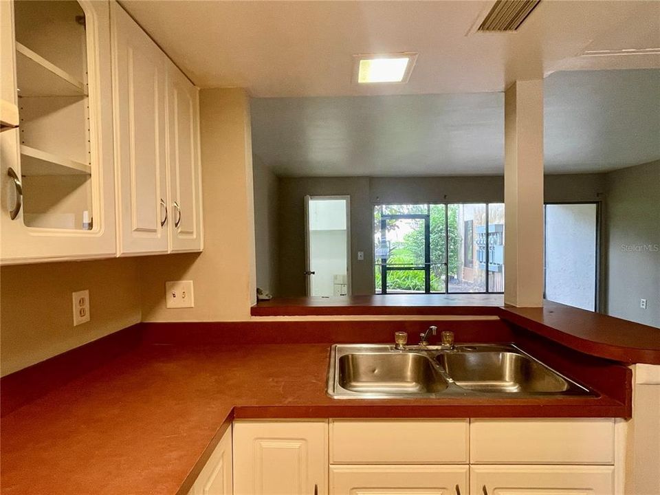 For Rent: $1,145 (1 beds, 1 baths, 682 Square Feet)