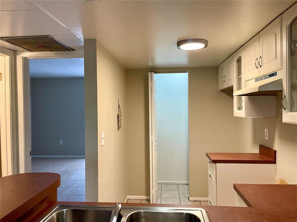 For Rent: $1,145 (1 beds, 1 baths, 682 Square Feet)