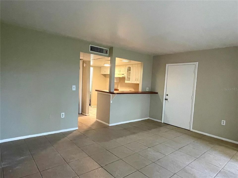 For Rent: $1,145 (1 beds, 1 baths, 682 Square Feet)