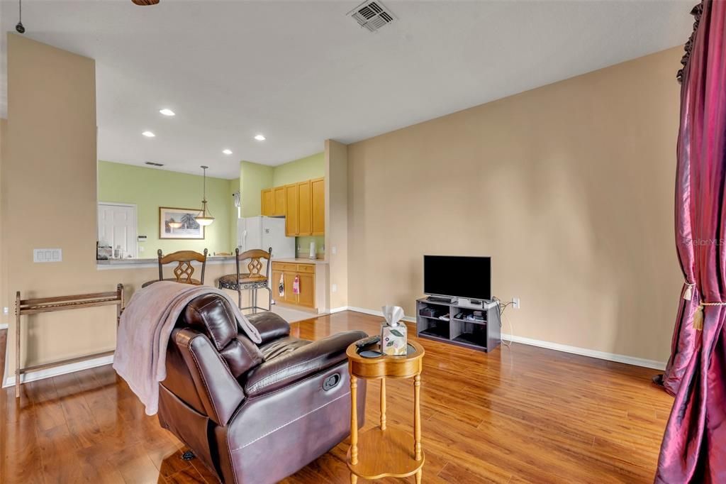 Active With Contract: $380,000 (2 beds, 2 baths, 1768 Square Feet)