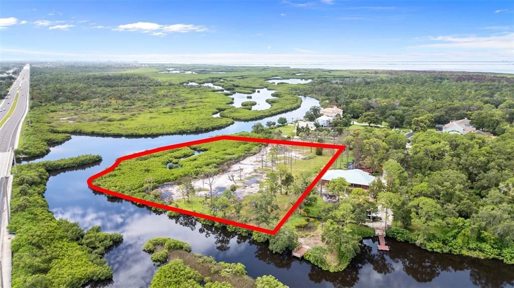 На продажу: $1,430,000 (5.12 acres)