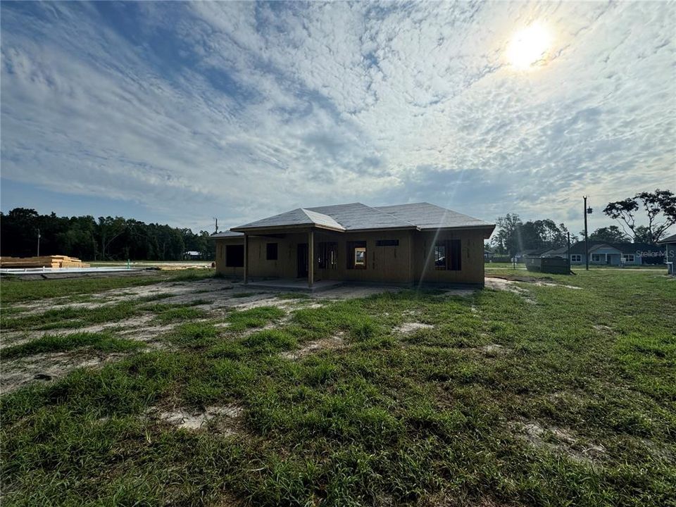 For Sale: $332,000 (3 beds, 2 baths, 1513 Square Feet)