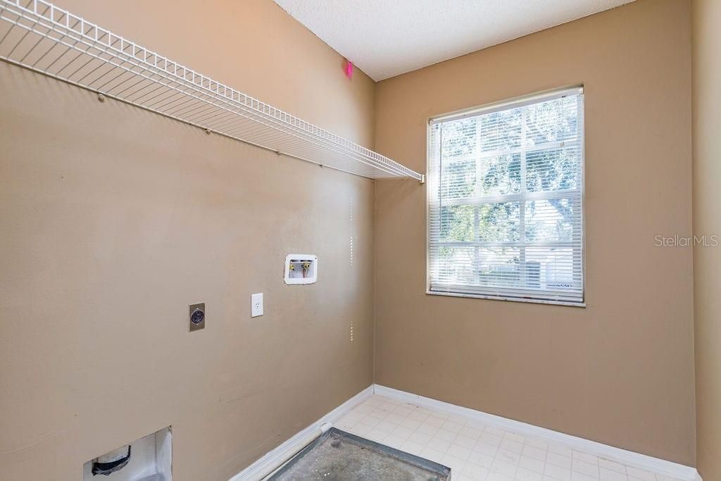 Active With Contract: $2,500 (3 beds, 2 baths, 2424 Square Feet)