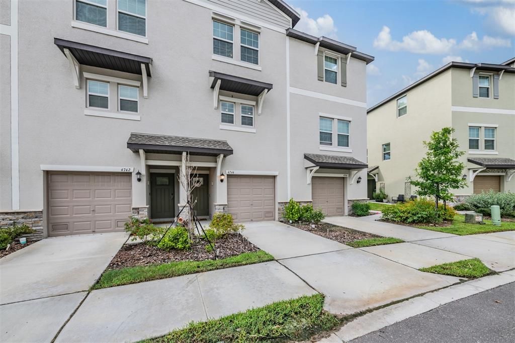 Active With Contract: $2,450 (2 beds, 2 baths, 1733 Square Feet)