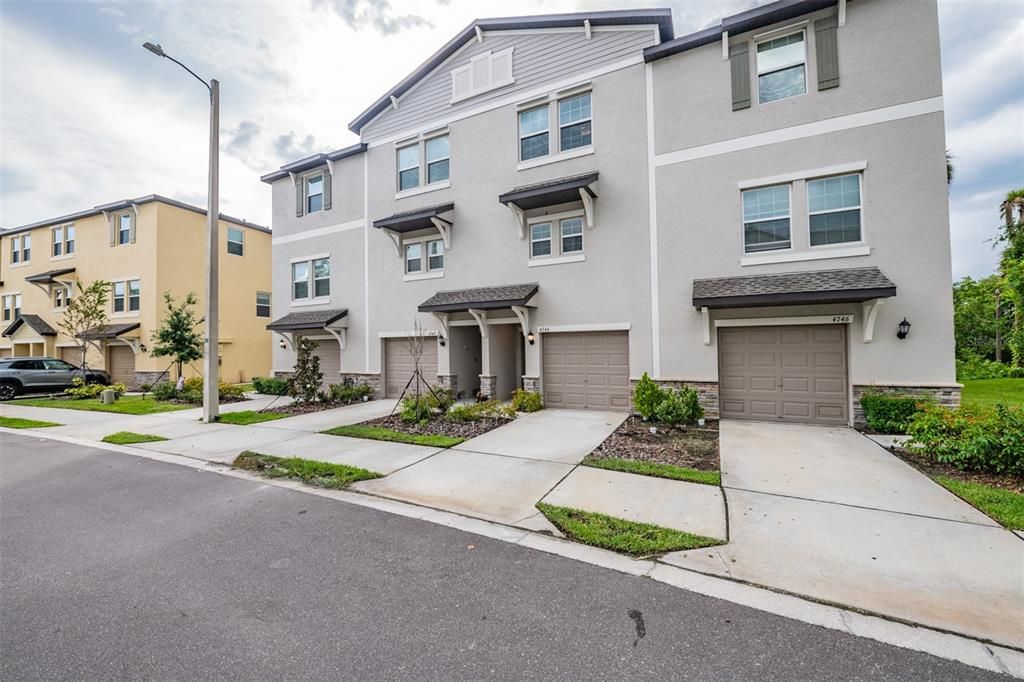 Active With Contract: $2,450 (2 beds, 2 baths, 1733 Square Feet)