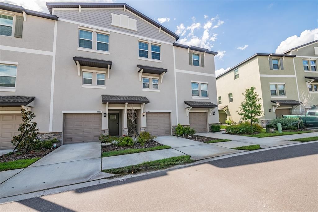 Active With Contract: $2,450 (2 beds, 2 baths, 1733 Square Feet)