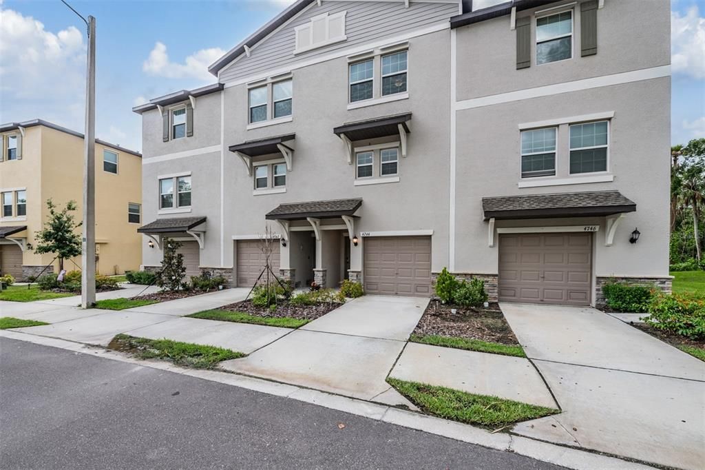 Active With Contract: $2,450 (2 beds, 2 baths, 1733 Square Feet)