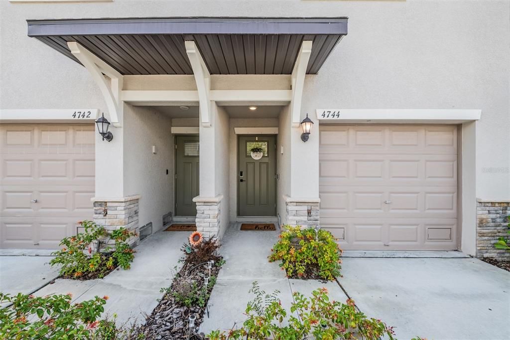 Active With Contract: $2,450 (2 beds, 2 baths, 1733 Square Feet)