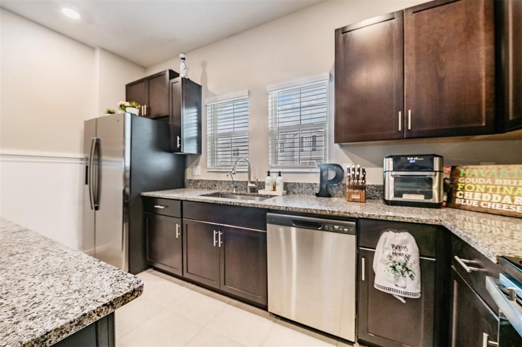 Active With Contract: $2,450 (2 beds, 2 baths, 1733 Square Feet)