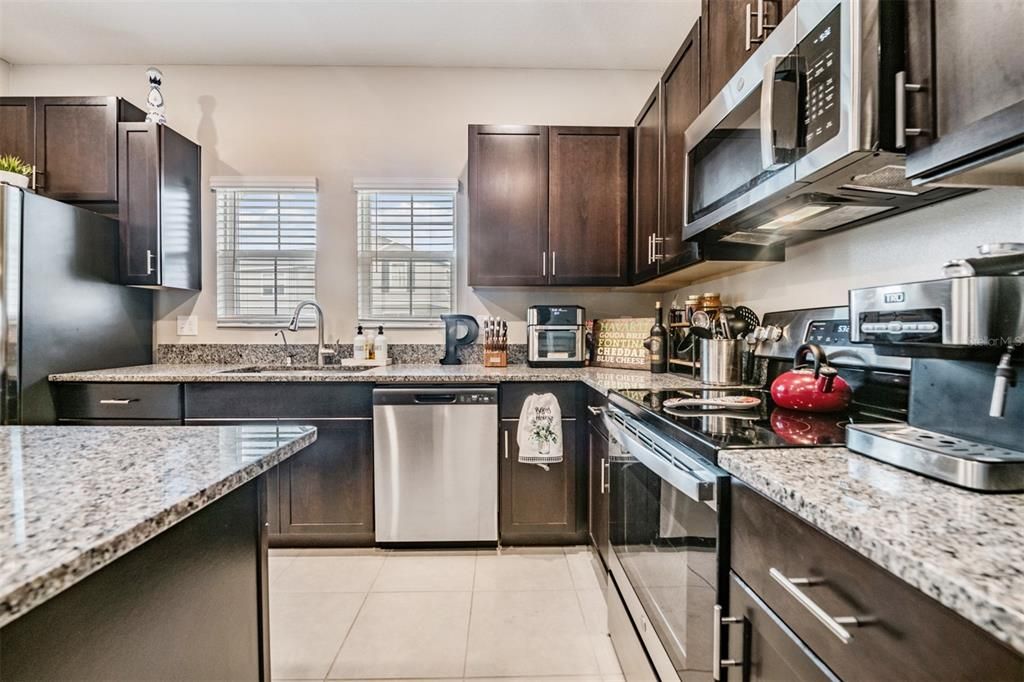 Active With Contract: $2,450 (2 beds, 2 baths, 1733 Square Feet)