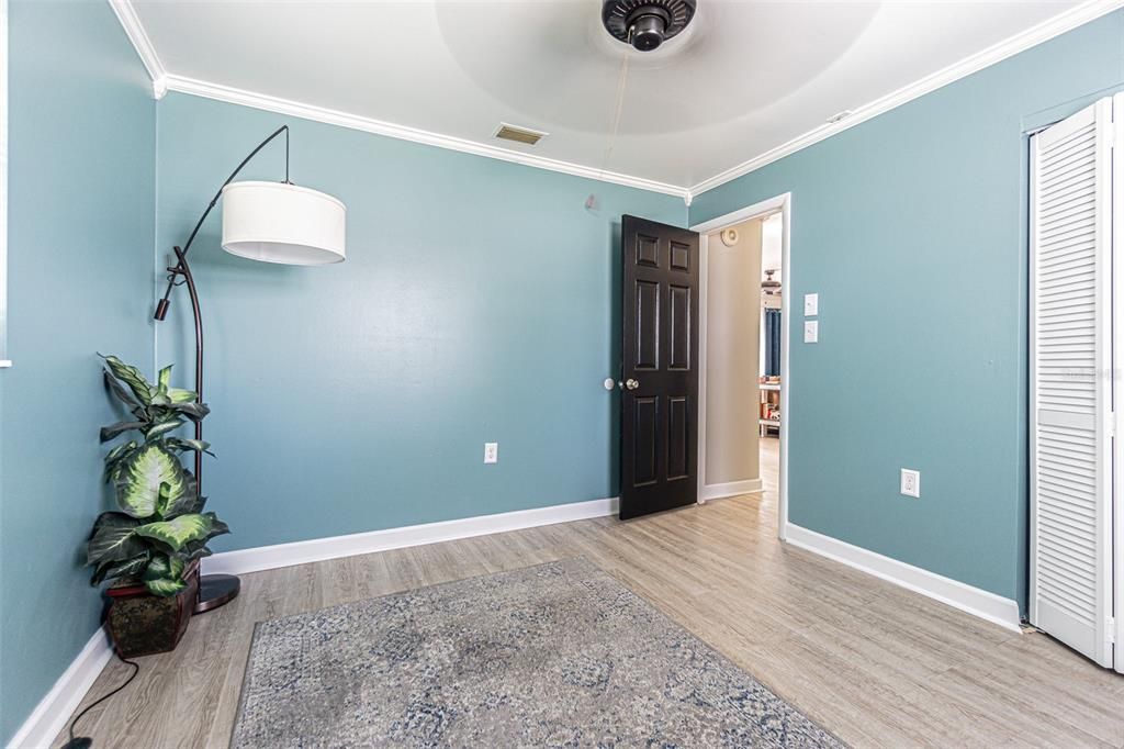 Active With Contract: $214,900 (2 beds, 2 baths, 1008 Square Feet)