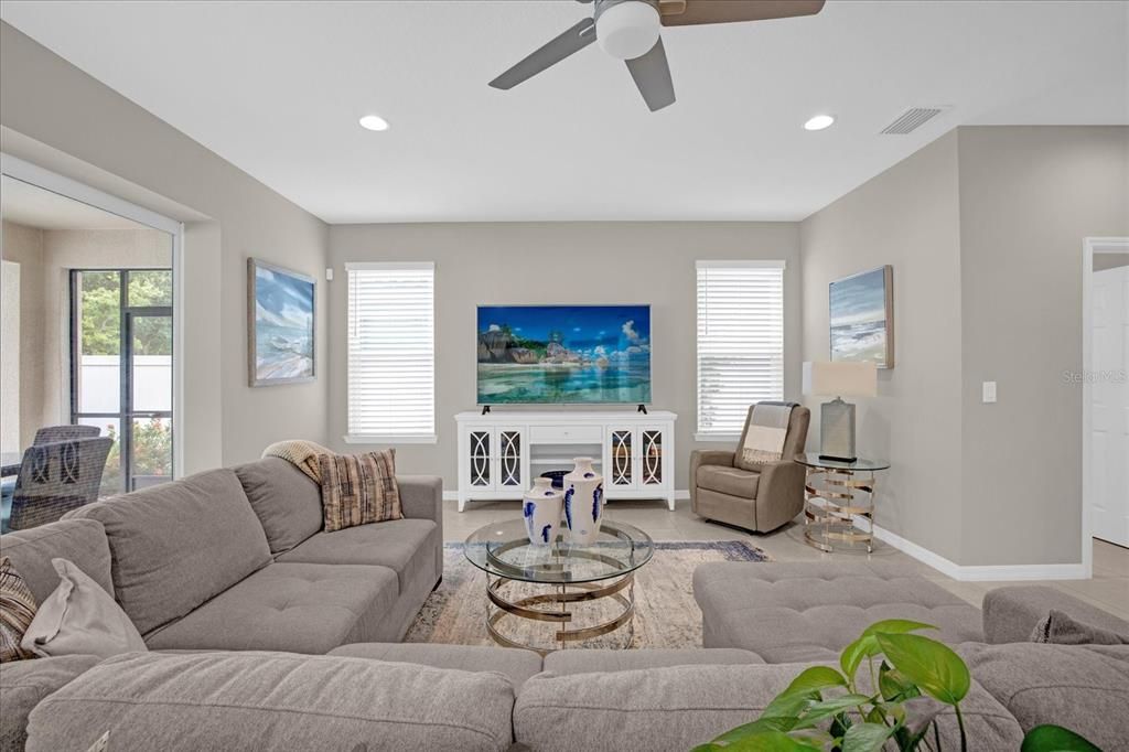 Active With Contract: $750,000 (4 beds, 3 baths, 3422 Square Feet)