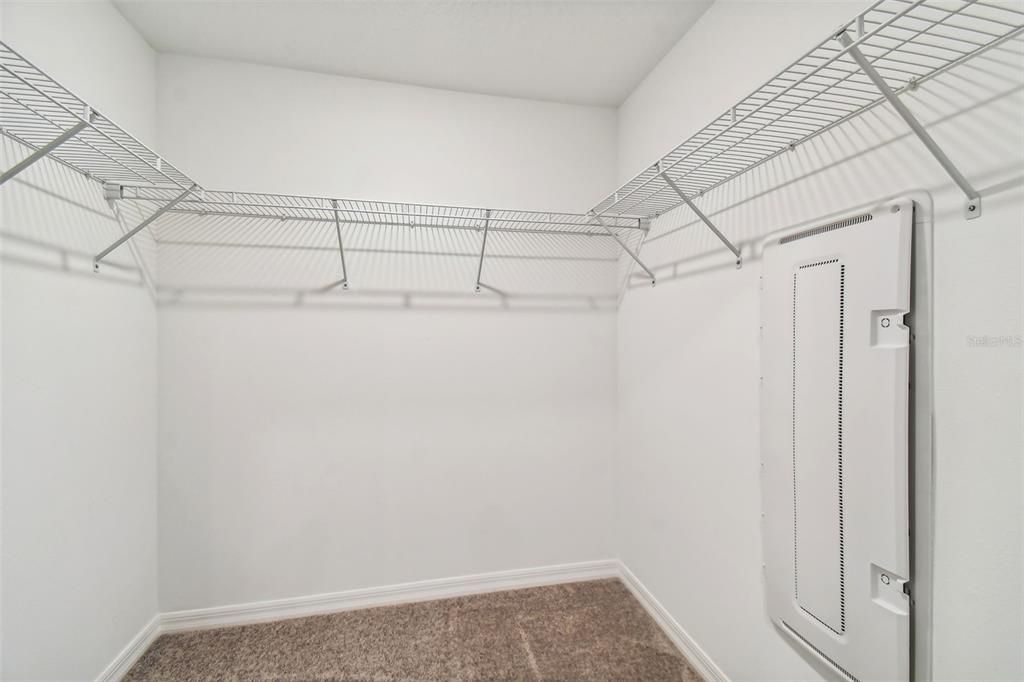 Active With Contract: $1,950 (3 beds, 2 baths, 1634 Square Feet)