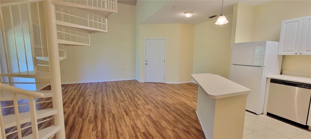 For Rent: $1,800 (2 beds, 2 baths, 1131 Square Feet)