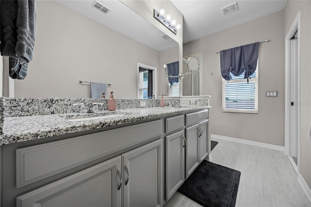 Active With Contract: $349,900 (3 beds, 2 baths, 1772 Square Feet)