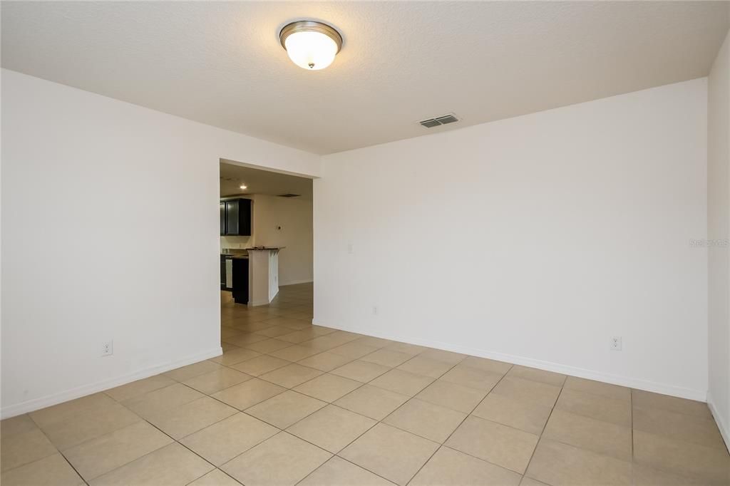 For Rent: $1,725 (3 beds, 2 baths, 1563 Square Feet)