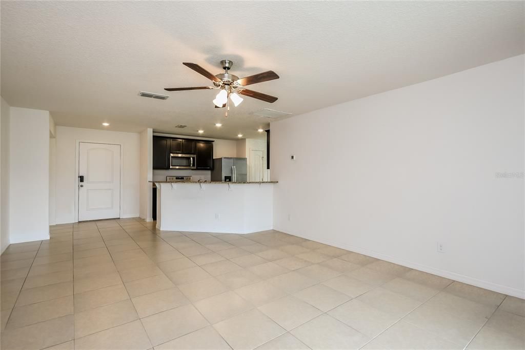 For Rent: $1,725 (3 beds, 2 baths, 1563 Square Feet)