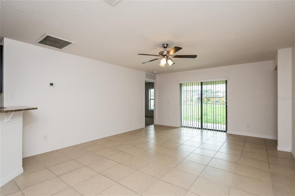 For Rent: $1,725 (3 beds, 2 baths, 1563 Square Feet)