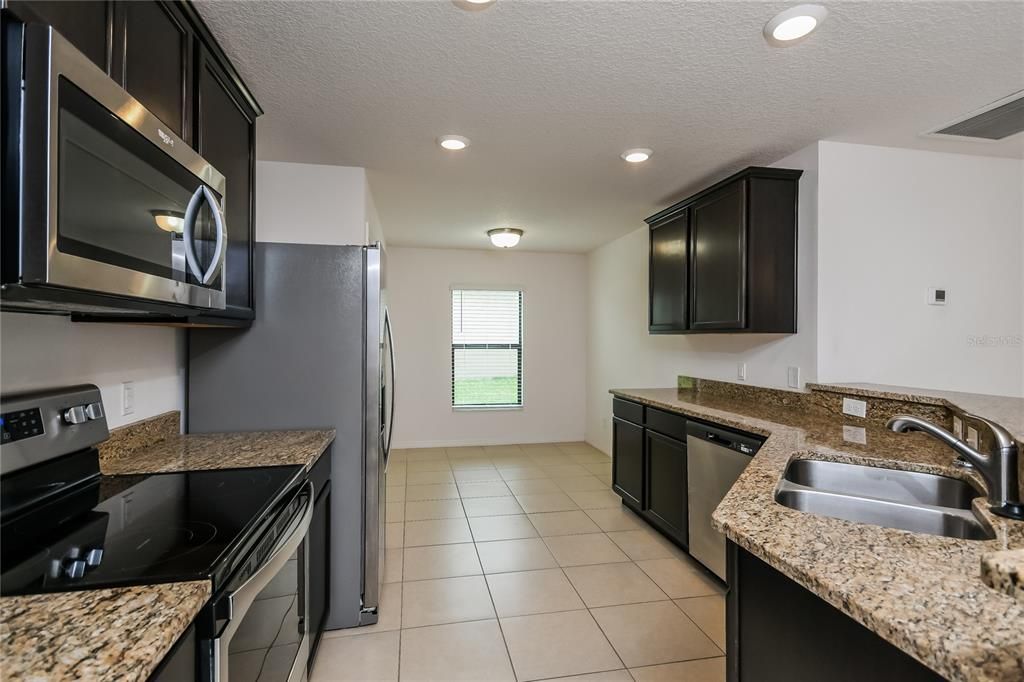 For Rent: $1,725 (3 beds, 2 baths, 1563 Square Feet)