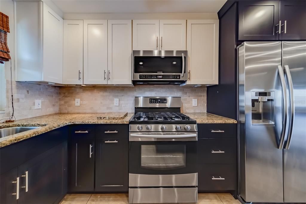 For Sale: $313,000 (1 beds, 1 baths, 1170 Square Feet)