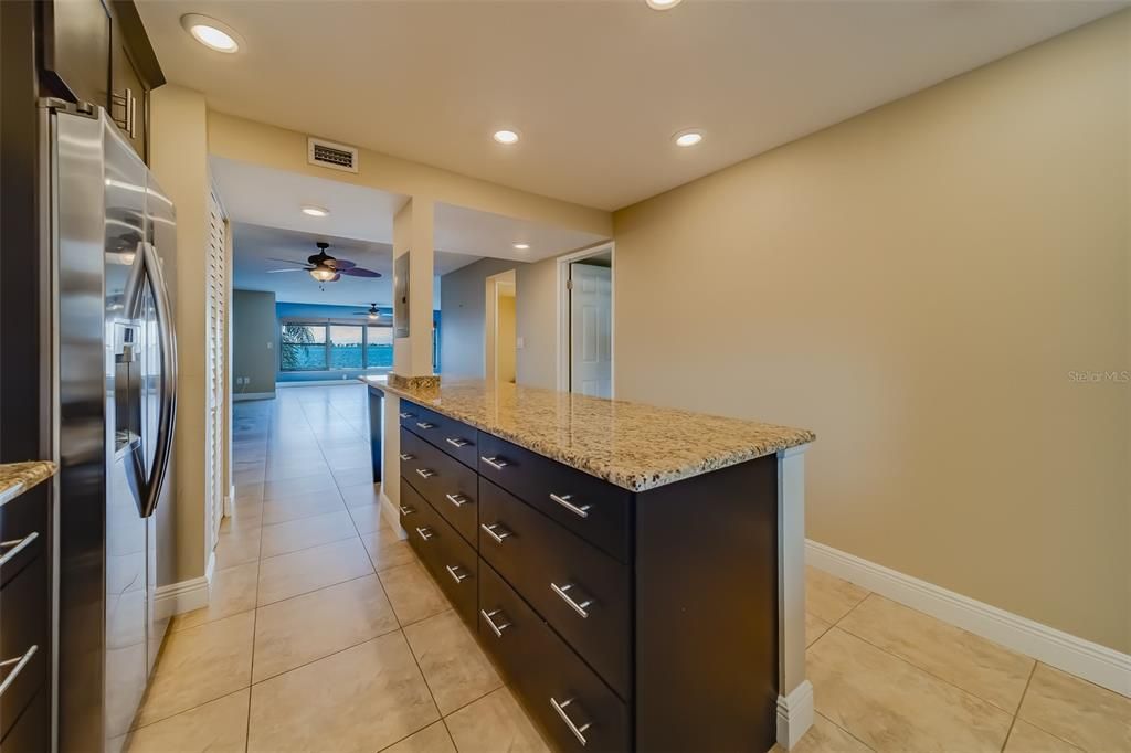 For Sale: $313,000 (1 beds, 1 baths, 1170 Square Feet)