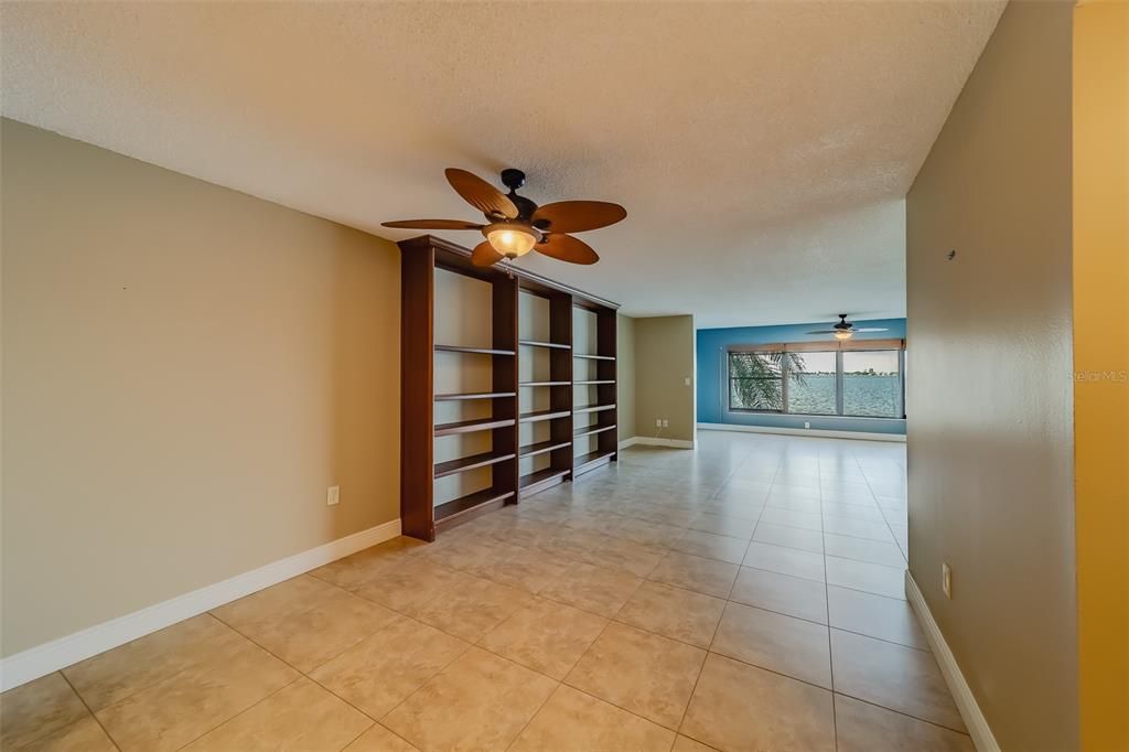 For Sale: $313,000 (1 beds, 1 baths, 1170 Square Feet)