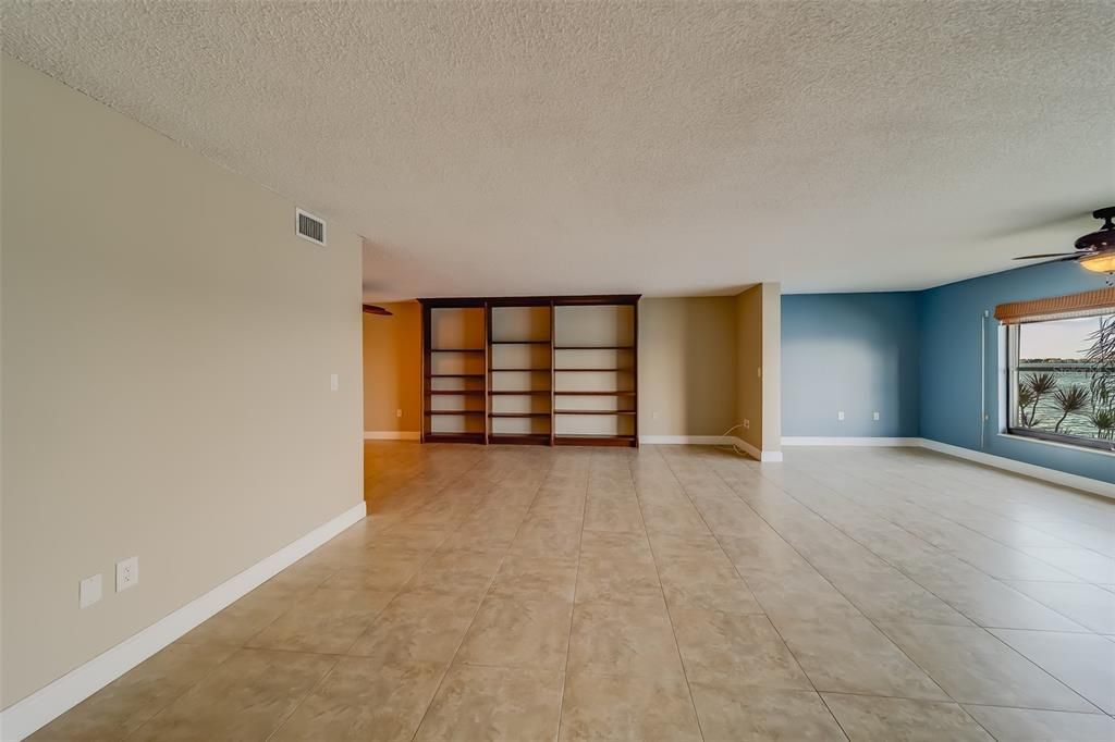 For Sale: $313,000 (1 beds, 1 baths, 1170 Square Feet)