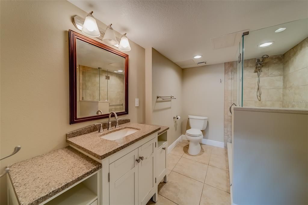 For Sale: $313,000 (1 beds, 1 baths, 1170 Square Feet)