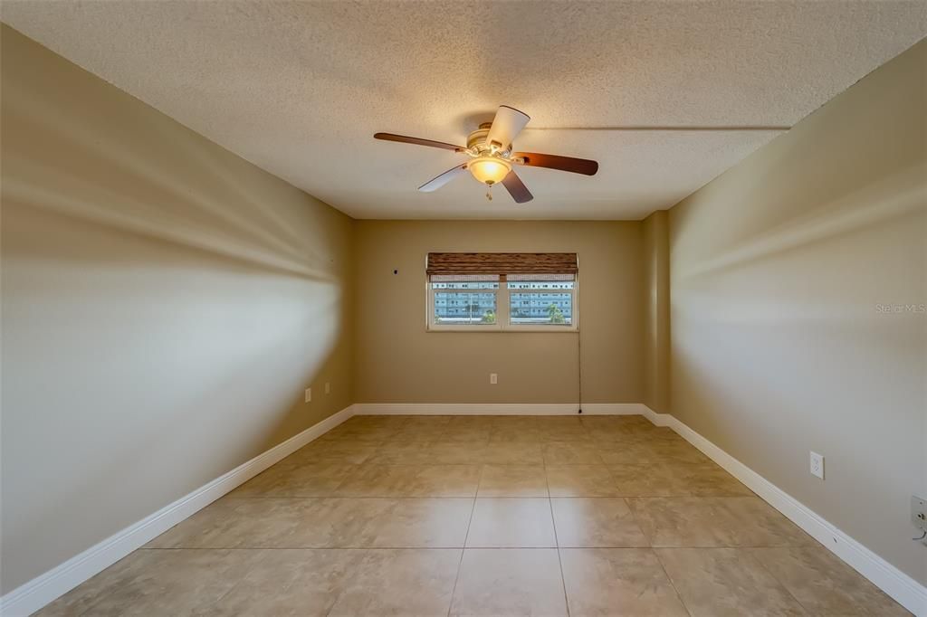 For Sale: $313,000 (1 beds, 1 baths, 1170 Square Feet)