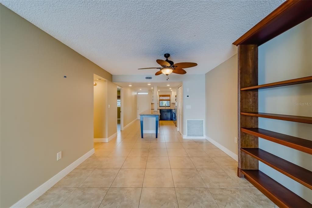 For Sale: $313,000 (1 beds, 1 baths, 1170 Square Feet)