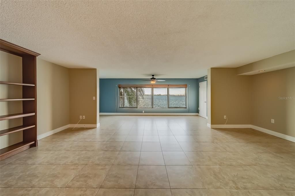 For Sale: $313,000 (1 beds, 1 baths, 1170 Square Feet)