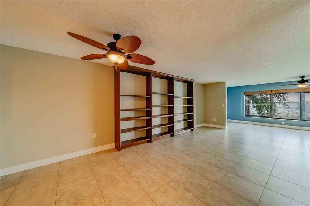 For Sale: $313,000 (1 beds, 1 baths, 1170 Square Feet)