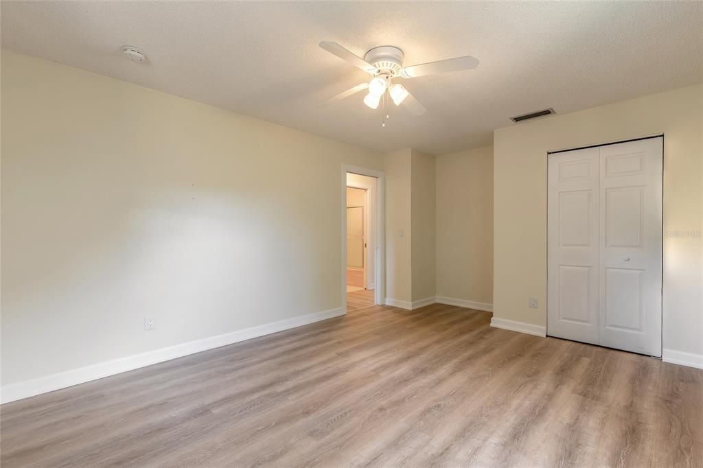 Active With Contract: $295,000 (3 beds, 2 baths, 1797 Square Feet)