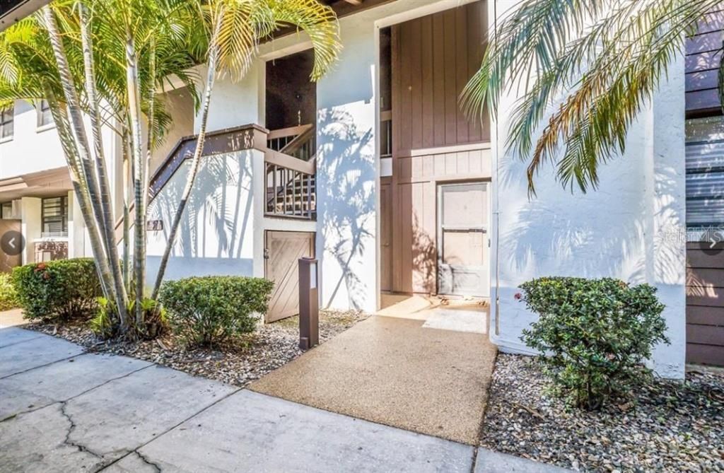 Недавно продано: $250,000 (2 спален, 2 ванн, 1224 Квадратных фут)