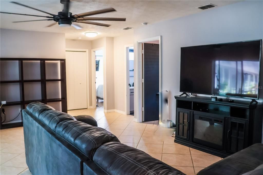 Active With Contract: $385,000 (4 beds, 2 baths, 1855 Square Feet)