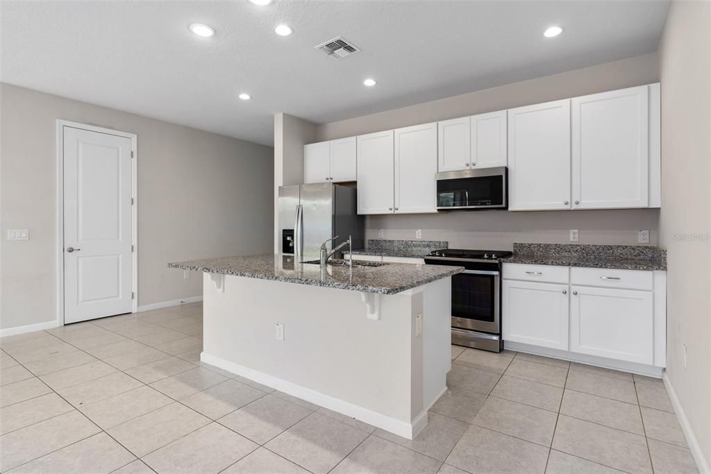 For Sale: $449,000 (3 beds, 2 baths, 1889 Square Feet)