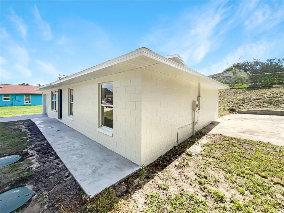 For Sale: $283,000 (3 beds, 2 baths, 1064 Square Feet)