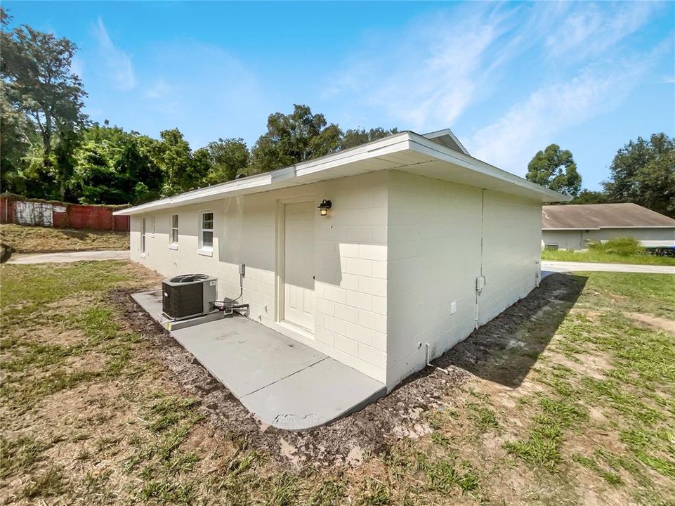 Active With Contract: $283,000 (3 beds, 2 baths, 1064 Square Feet)